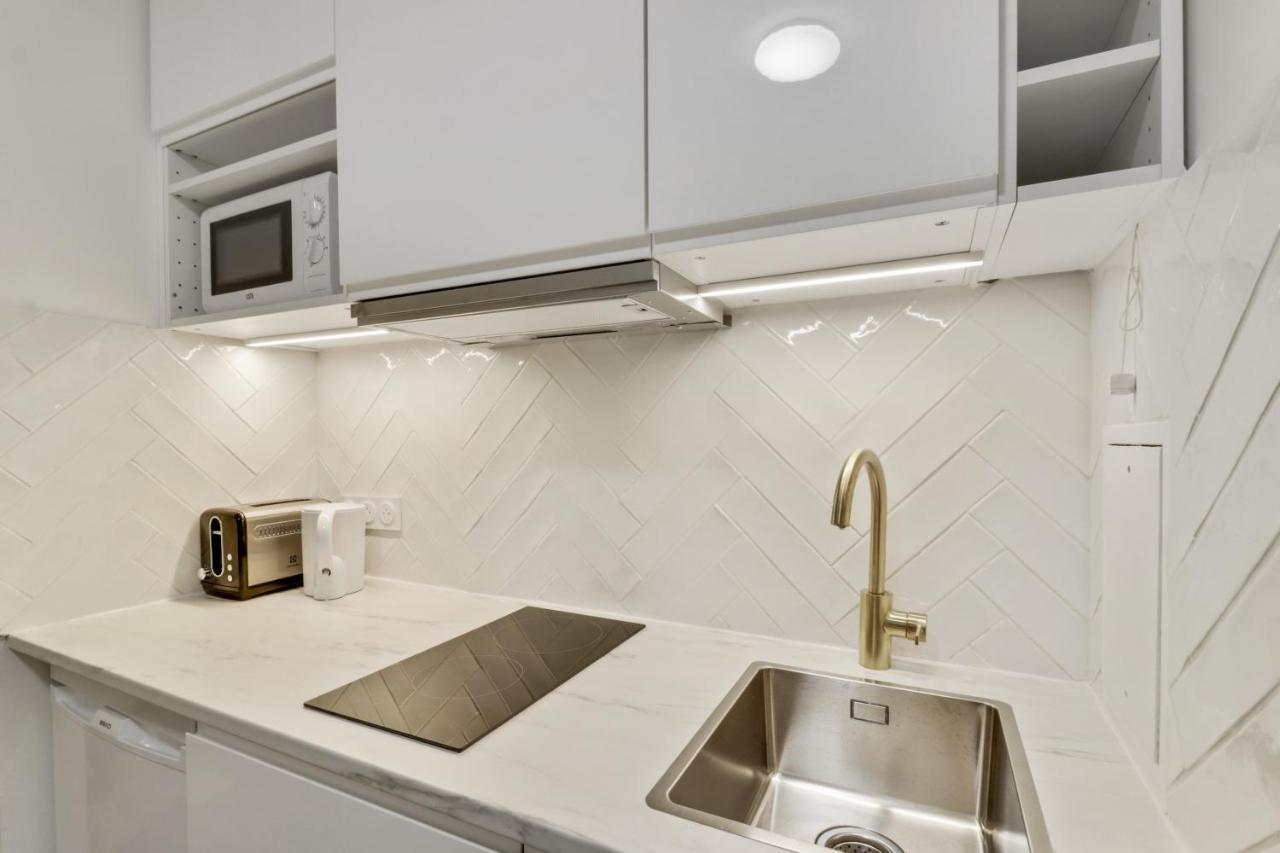 Chic Studio Appartment โคนี-ซู-บัว ภายนอก รูปภาพ